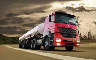 transporte rodoviário de cargas perigosas